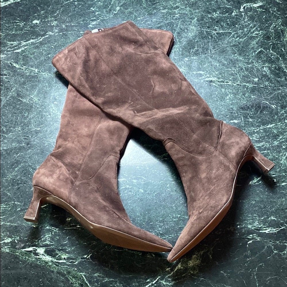 Naturalizer Brown Suede Knee-High Women's Boots - Classic Elegant Style